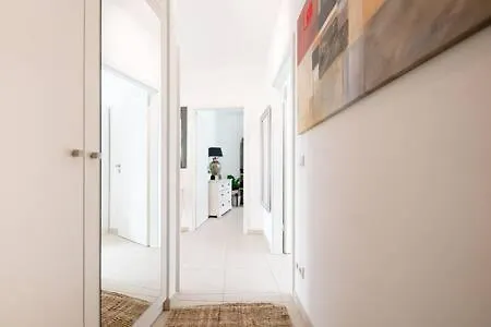 Modern 2br In With Terrace