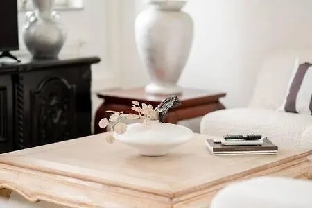 Modern 2br In With Terrace アパート *