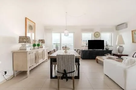 Modern 2br In With Terrace アパート *