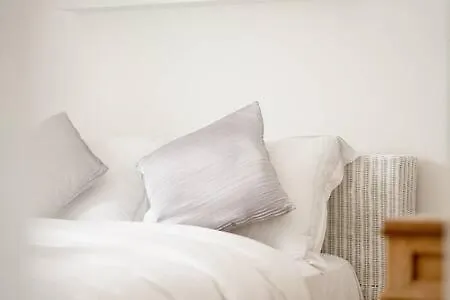 Modern Terrace Near Luxembourg Airport Appartamento